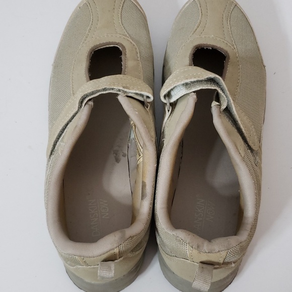 Danskin Shoes Danskin Hook And Loop Tan Walking Shoes Sz 85 M
